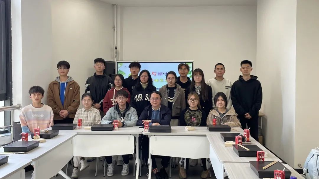 春暖花开之际，学生代表与校领导再相约“诉说与倾听”餐叙活动